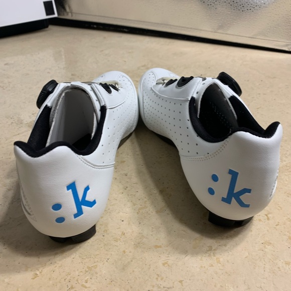 New fizik women’s cycling/ racing/ spinning shoes 🚵‍♀️ - Picture 2 of 5
